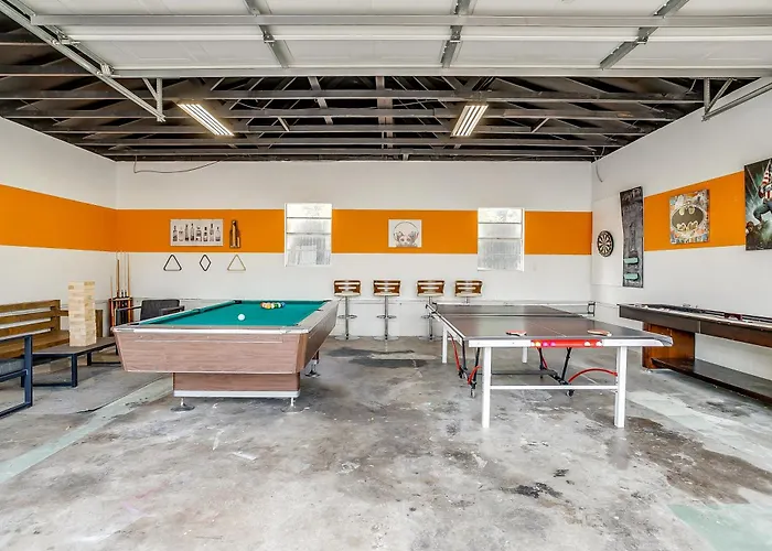 Pickleball Court - Walk To At&T Stadium, Globe Life, Six Flags, Texas Live! & More